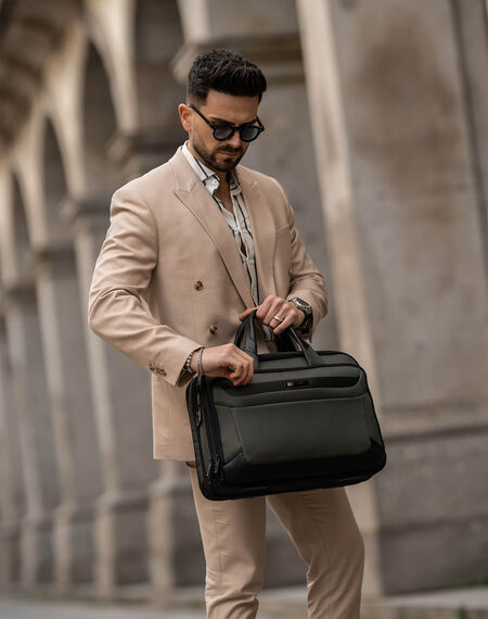 Ensiluokkainen Business-mallisto