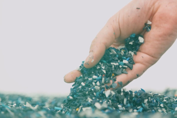 MENNEISTÄ TARINOISTA UUSIIN SEIKKAILUIHIN