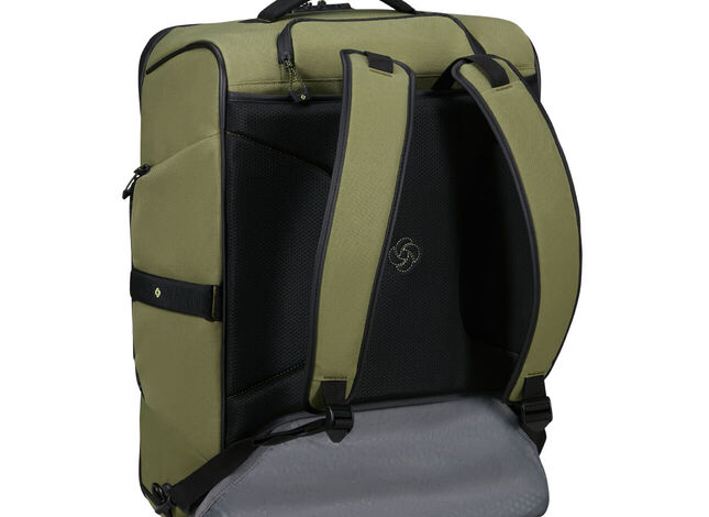 Sisältää olkahihnat