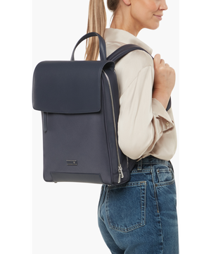 Zalia 3.0 Reppu läpällä 14.1" 37 x 28 x 9 cm | 1 kg Zalia 3.0 Reppu läpällä 14.1" 37 x 28 x 9 cm | 1 kg