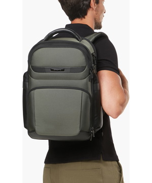Pro-DLX 6 Reppu 15.6" 45 x 35 x 20 cm | 1.3 kg Pro-DLX 6 Reppu 15.6" 45 x 35 x 20 cm | 1.3 kg