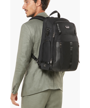 Urban-Eye Reppu 17.3" 47 x 32 x 22/25 cm | 1.4 kg Urban-Eye Reppu 17.3" 47 x 32 x 22/25 cm | 1.4 kg