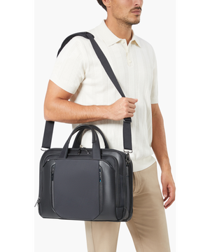 Spectrolite 4.0 tietokonelaukku 15.6" 31 x 42 x 15/21 cm | 1.4 kg