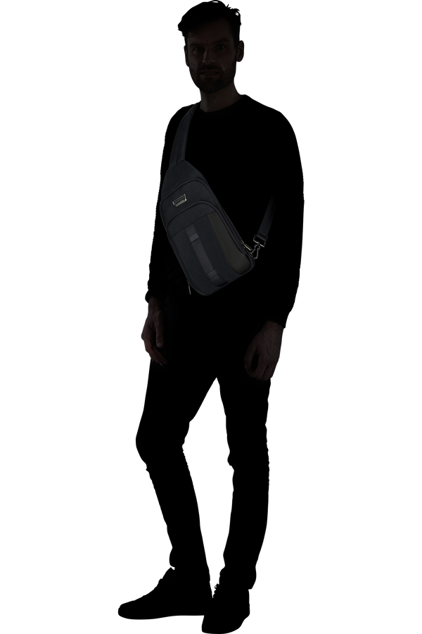 Samsonite Urban-Eye Sling Bag M  Black Samsonite Urban-Eye Sling Bag M  Black