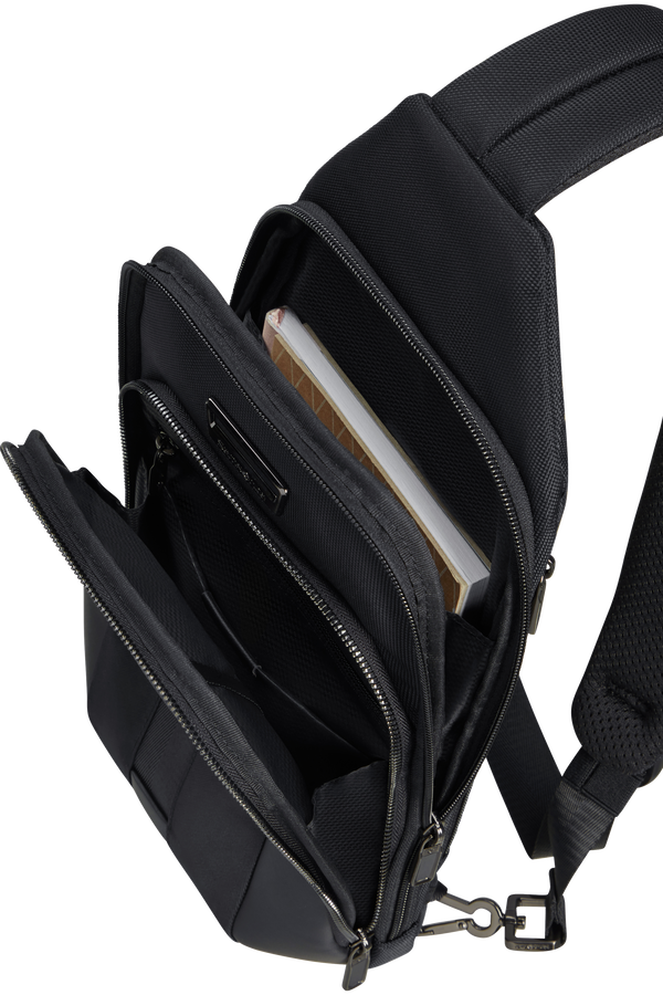Samsonite Urban-Eye Sling Bag M  Black Samsonite Urban-Eye Sling Bag M  Black