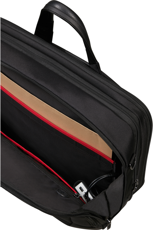 Samsonite Pro-Dlx 6 Bailhandle Expandable 17.3'  Black Samsonite Pro-Dlx 6 Bailhandle Expandable 17.3'  Black