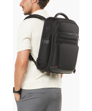 Pro-DLX 6 Reppu 15.6" 45 x 35 x 20 cm | 1.3 kg Pro-DLX 6 Reppu 15.6" 45 x 35 x 20 cm | 1.3 kg
