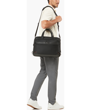 Pro-DLX 6 tietokonelaukku 15.6" 29 x 41 x 6 cm | 0.9 kg Pro-DLX 6 tietokonelaukku 15.6" 29 x 41 x 6 cm | 0.9 kg