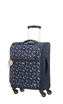 Disney Forever Nelipy&ouml;r&auml;inen matkalaukku 55cm 38 L | 55 x 41 x 22 cm | 2.7 kg