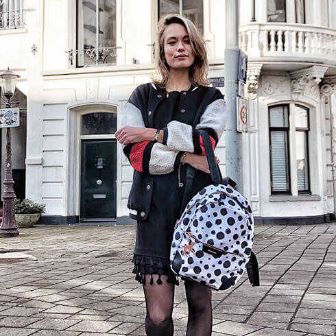 Siirry ajassa taaksepäin ja herätä lapsuutesi eloon uudella Disney Forever -mallistolla, johon on haettu inspiraatiota Disneyn klassisesta 101 dalmatialaisesta.